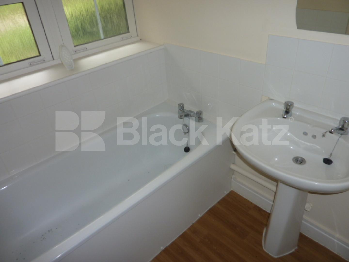 			NEW INSTRUCTION!, 2 Bedroom, 1 bath, 1 reception Flat			 Redhill Street, EUSTON